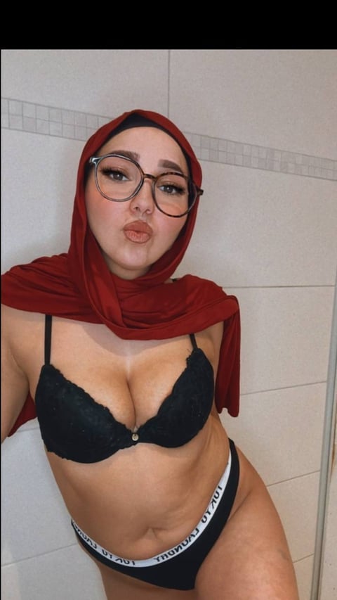 free6cams.com amira.hijab profile on OnlyFans in hijab category