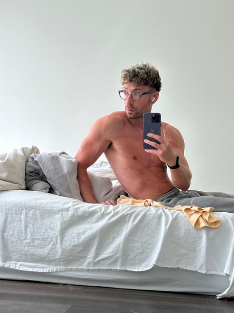 free6cams.com curtisryan8 profile on OnlyFans in twitch-streamers category