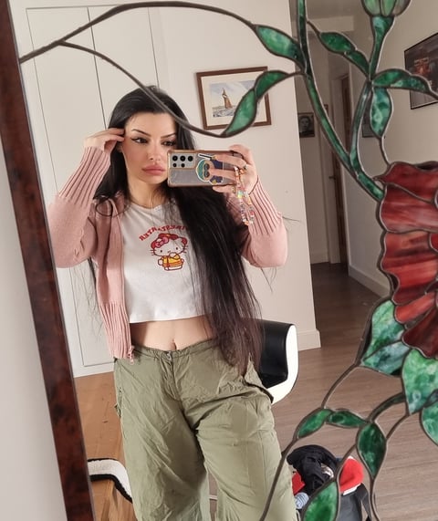 free6cams.com emiru profile on OnlyFans in findom category