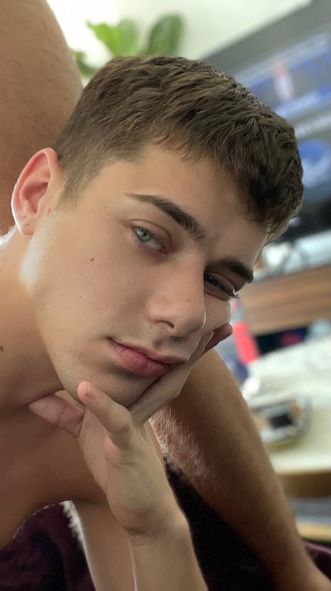 free6cams.com joeymillsxxx profile on OnlyFans in gay category