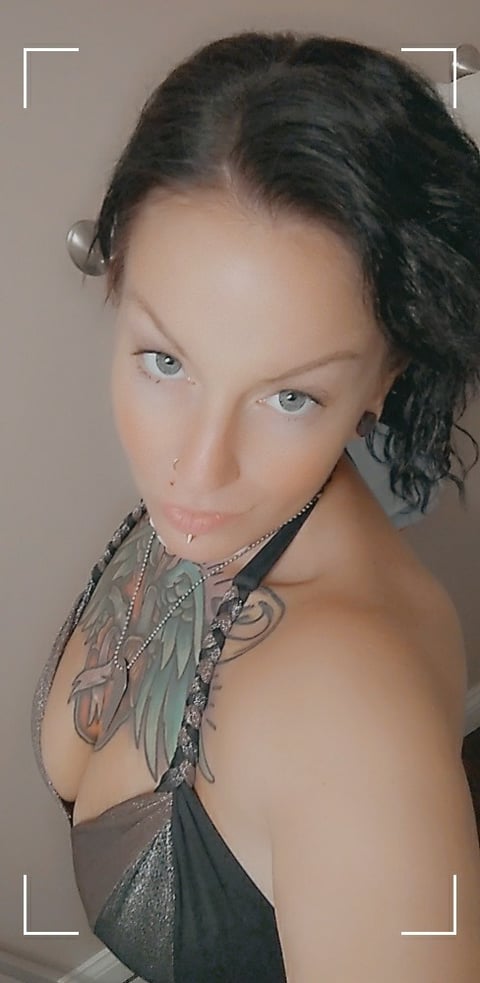 free6cams.com ladyloriluck profile on OnlyFans in tiktokers category