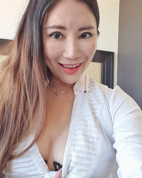 free6cams.com queeniepearl profile on OnlyFans in hong-kong category