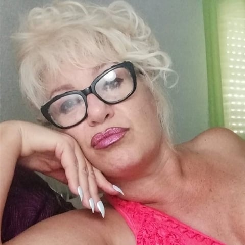 free6cams.com senorafina profile on OnlyFans in granny category