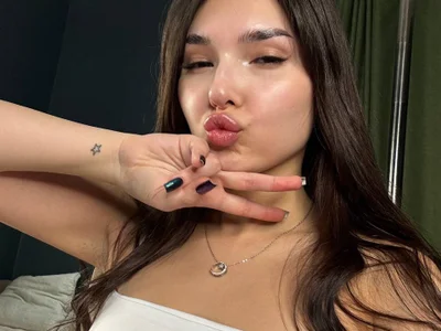LoraAtcher webcam livesex profile