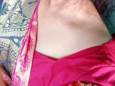 Naughty-Saanvi live cam video preview